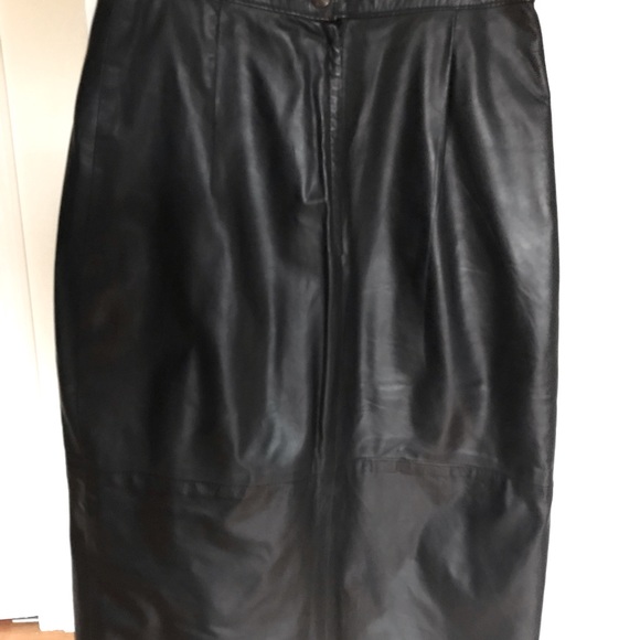 Leather black skirt - Picture 3 of 7